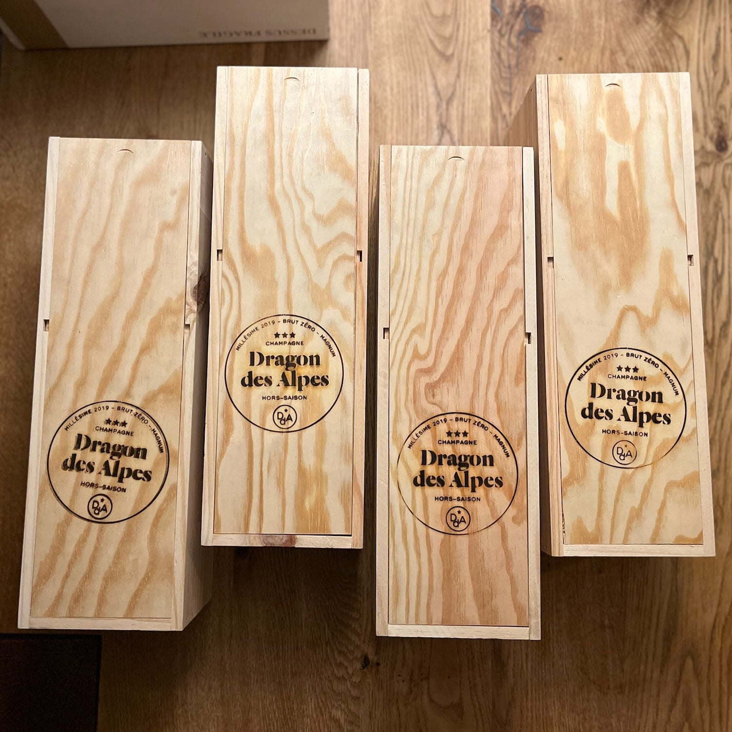 Les premiers magnums de Dragon Hors Saison sont en route